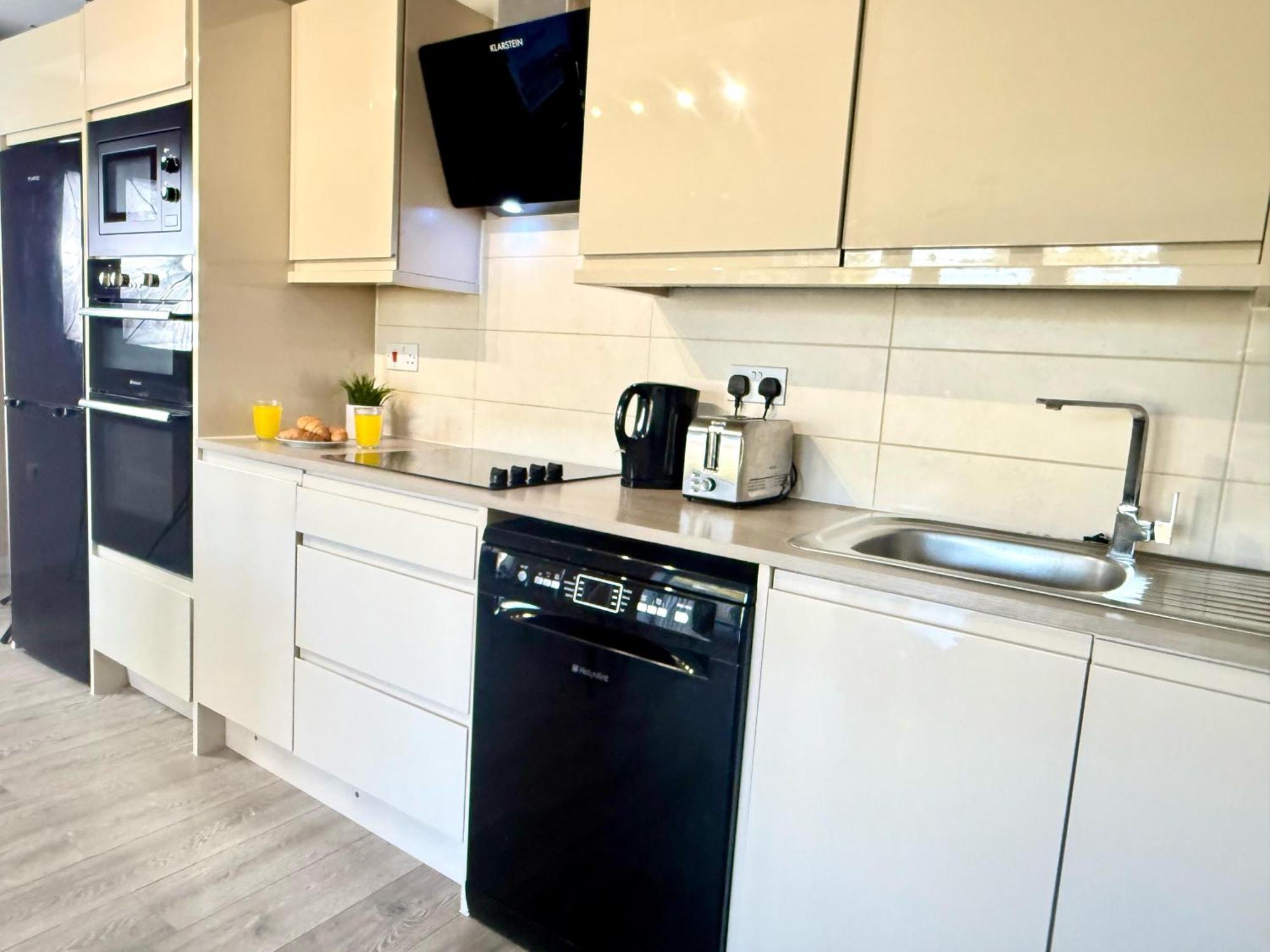 Horizon House, Stunning 2-Bedroom Flat 1, Parking, Netflix, Oxford Exterior foto