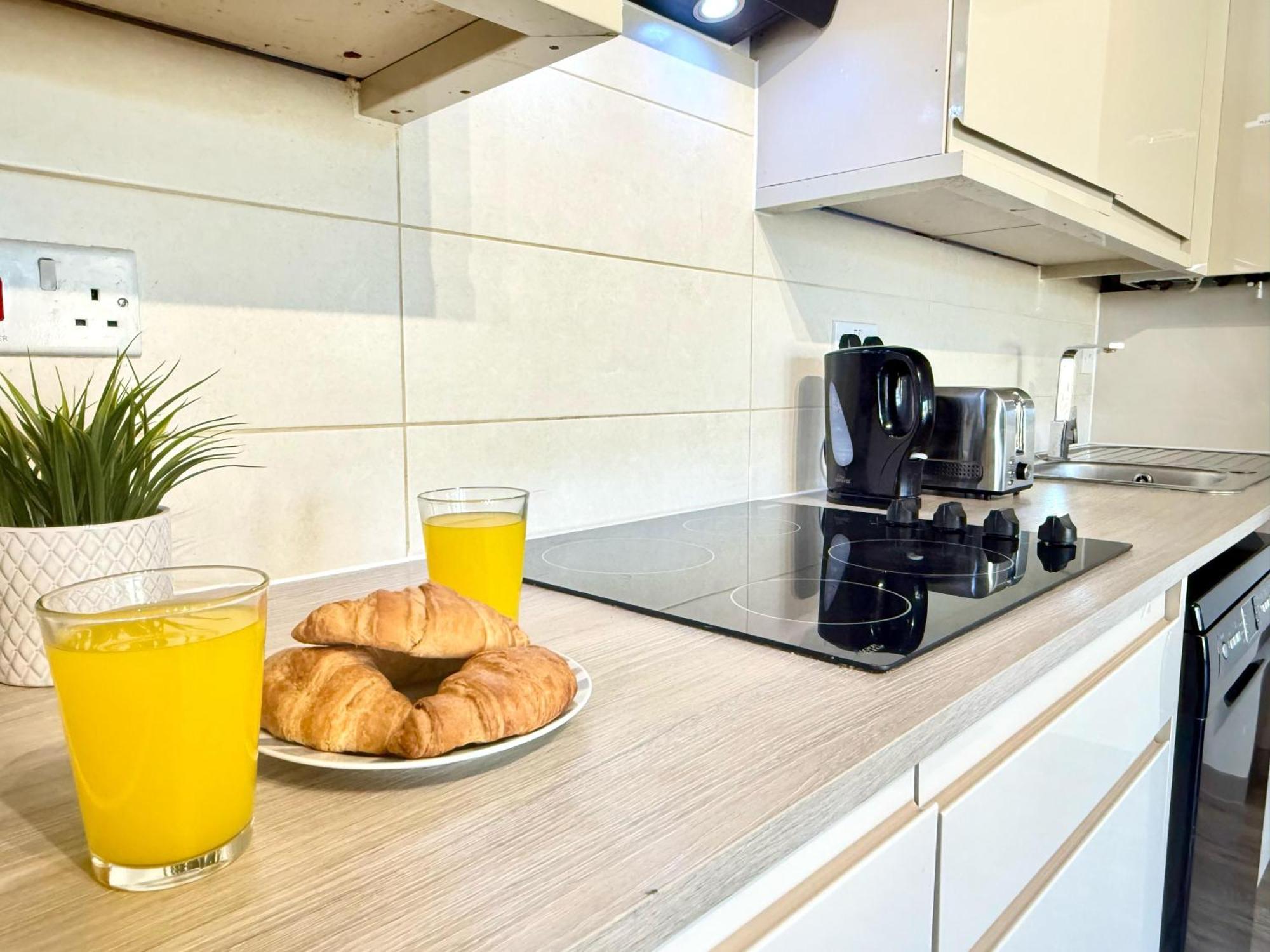 Horizon House, Stunning 2-Bedroom Flat 1, Parking, Netflix, Oxford Exterior foto